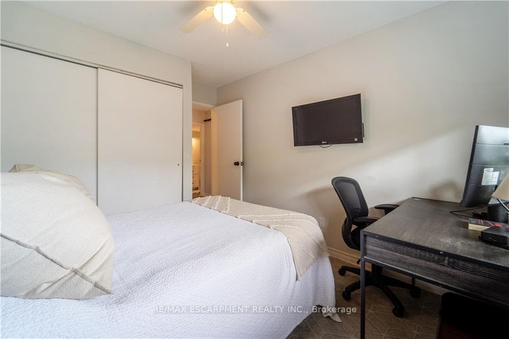 1450 Glen Abbey Gate Unit 612 photo 16