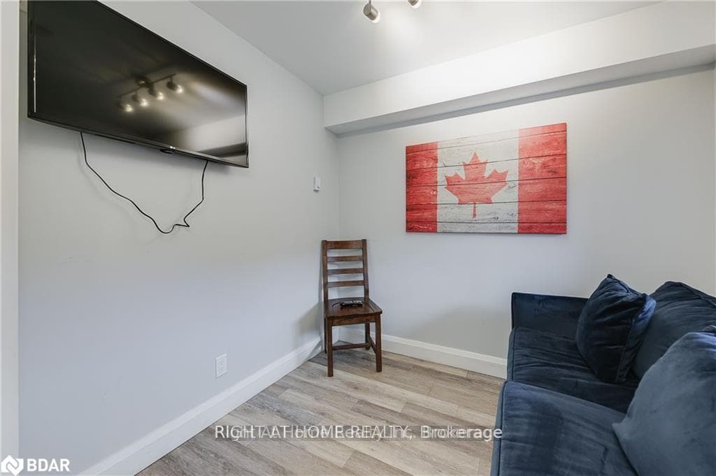 80 Horseshoe Boulevard Unit 102 photo 8
