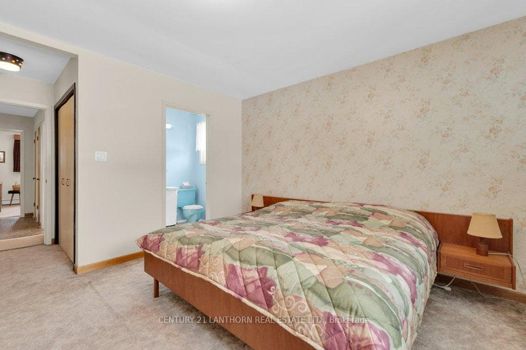 523 Harts Road photo 18