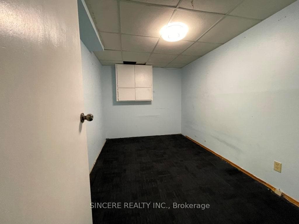 188 Daniels Crescent photo 37