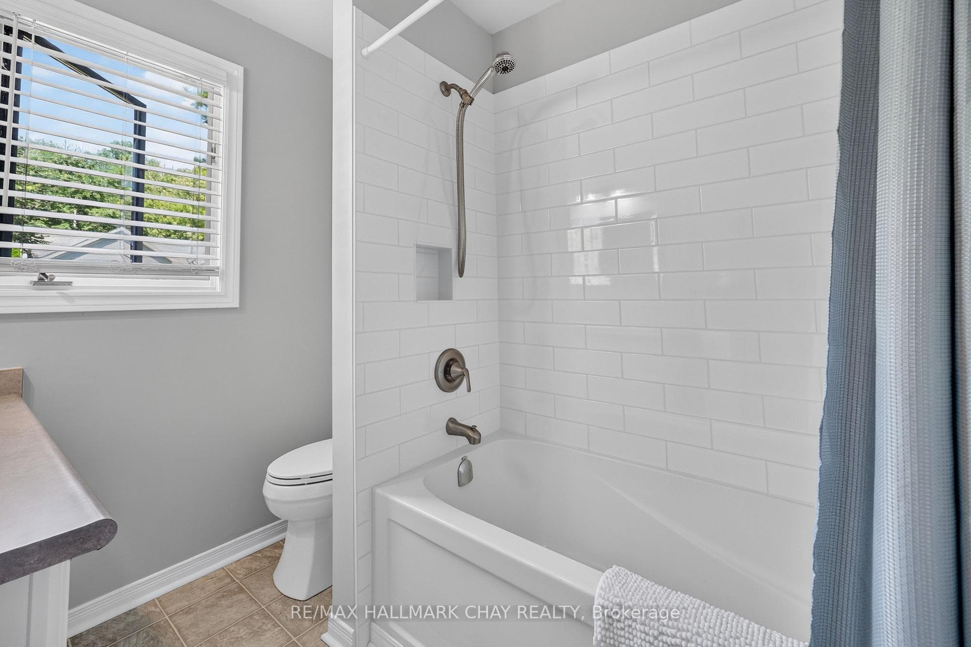 2289 Lakeshore Road photo 44
