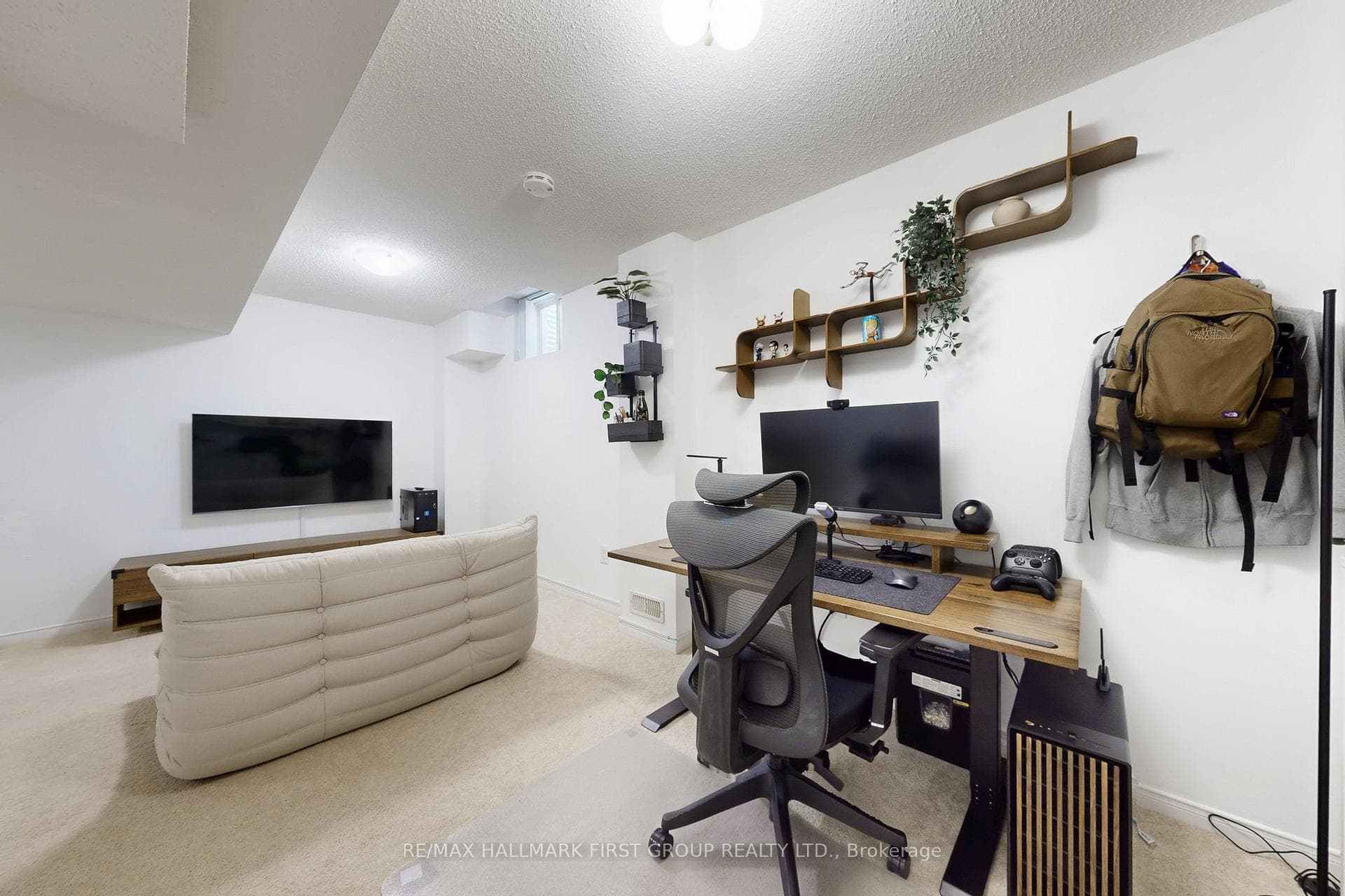 143 Hainford Street photo 40