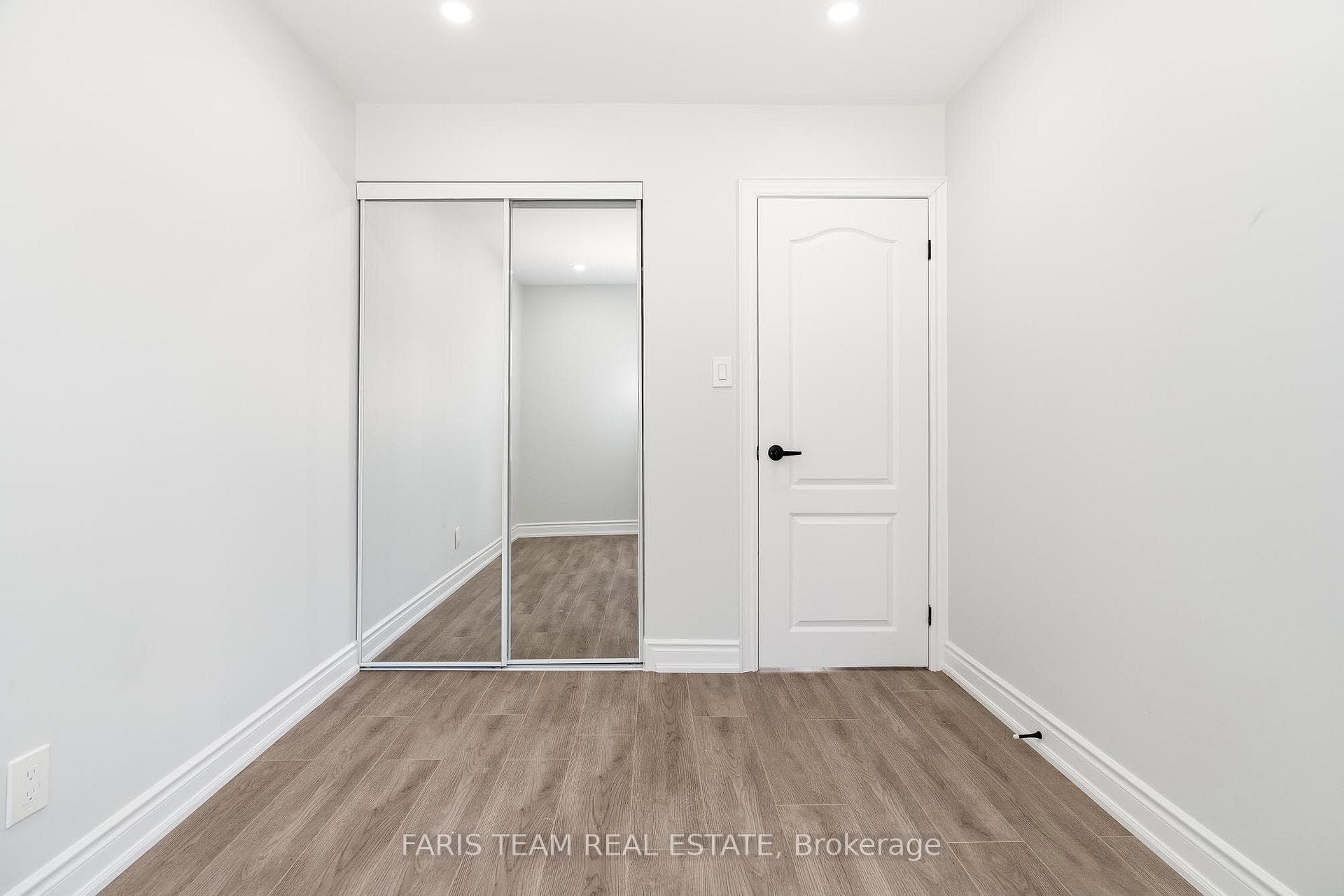 346 Russell Street photo 14