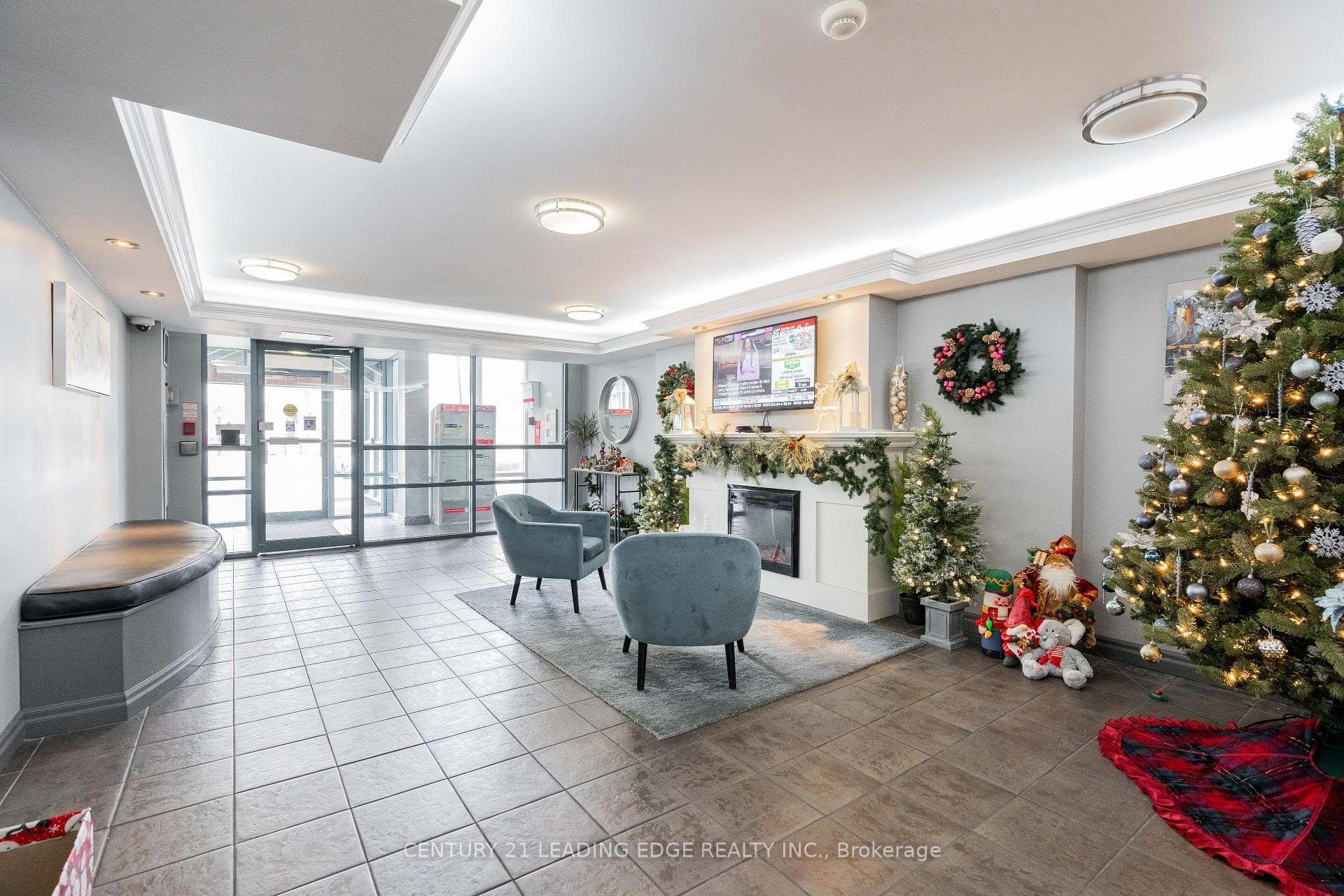 1625 Pickering Parkway Unit 909 photo 4