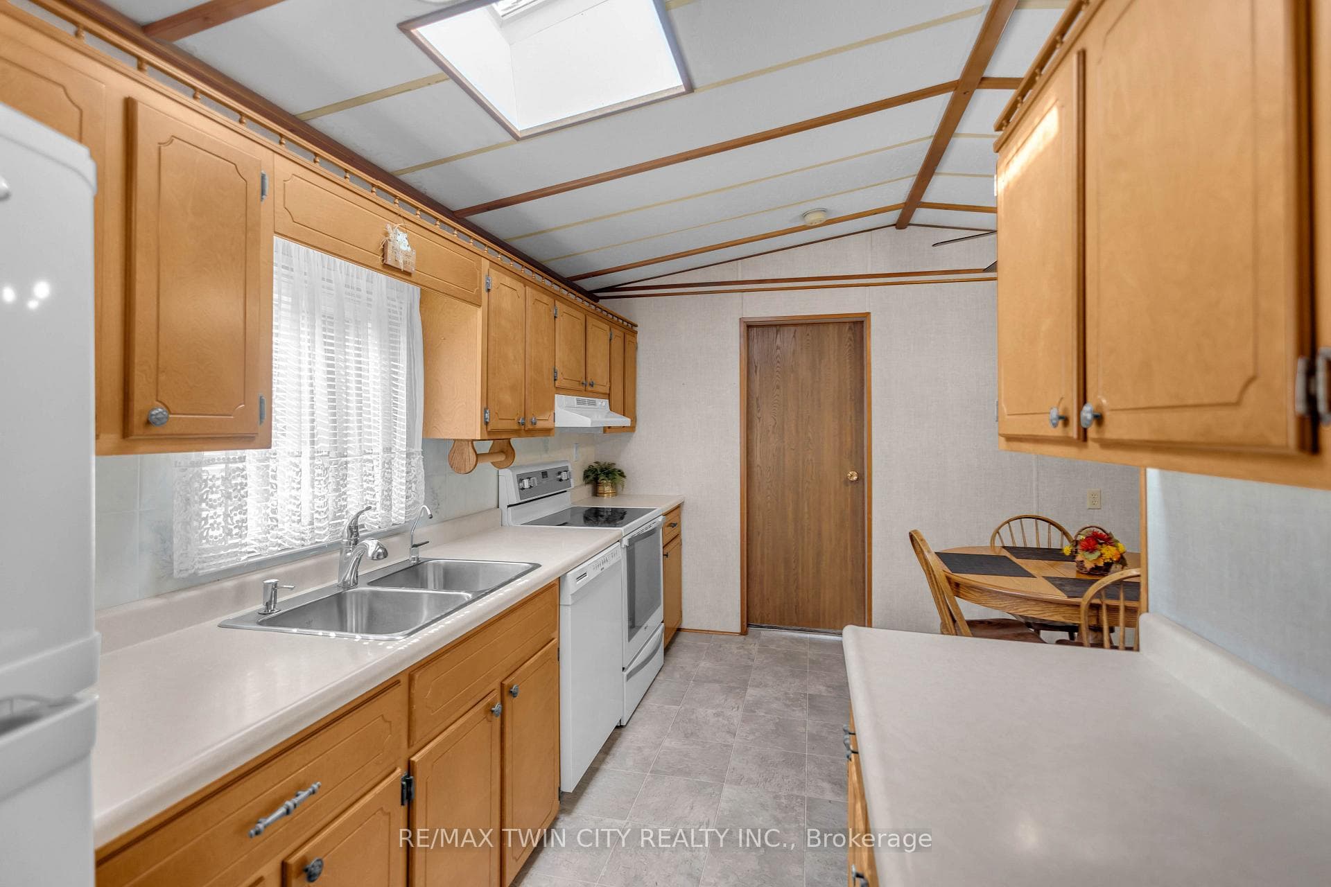 673 Brant Waterloo Road Unit 505 photo 9