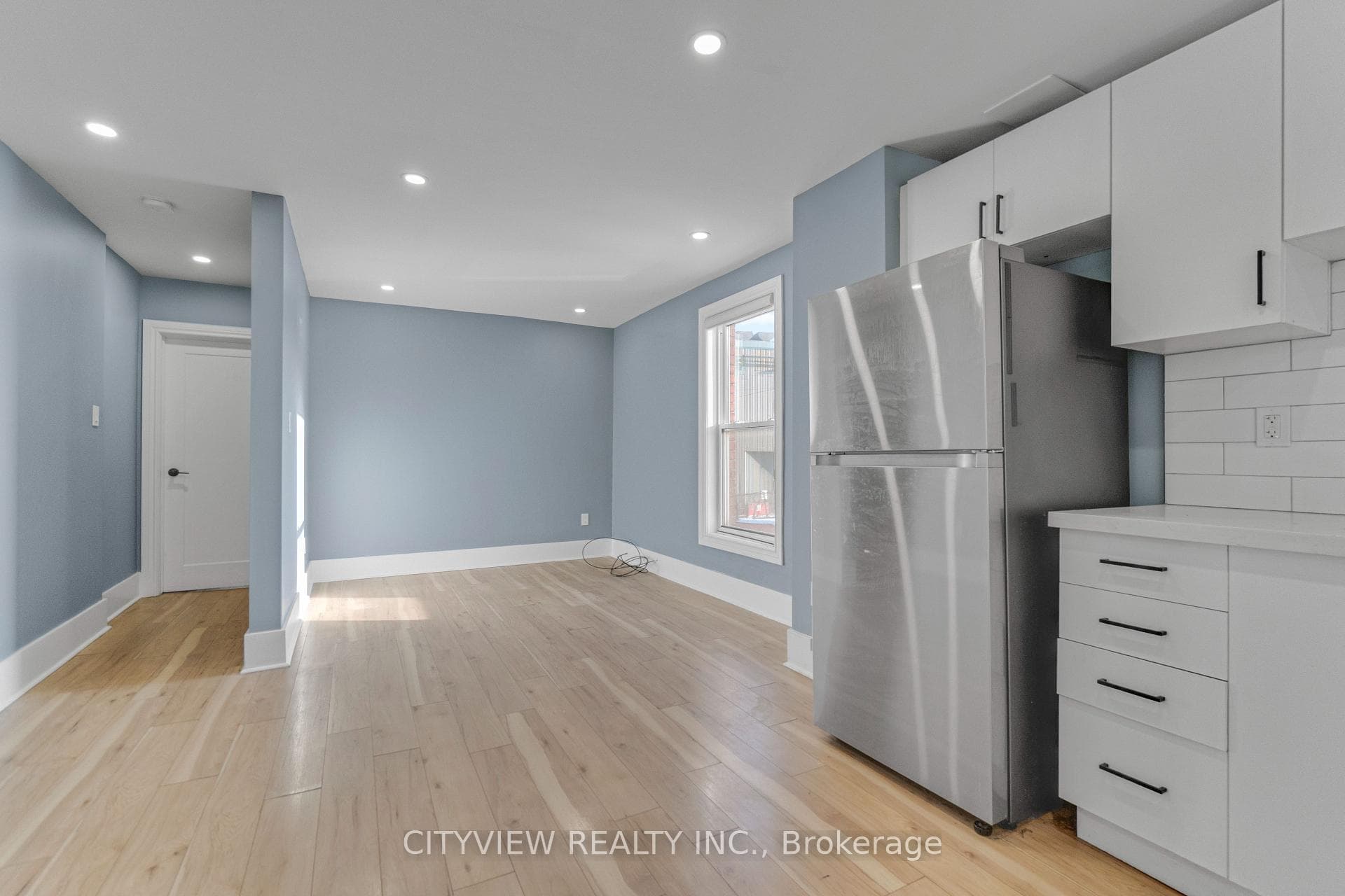 382 Beach Road photo 26
