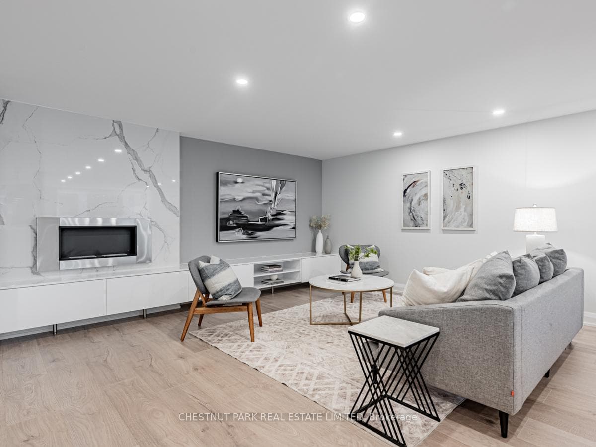 360 Bloor Street Unit 508 photo 6