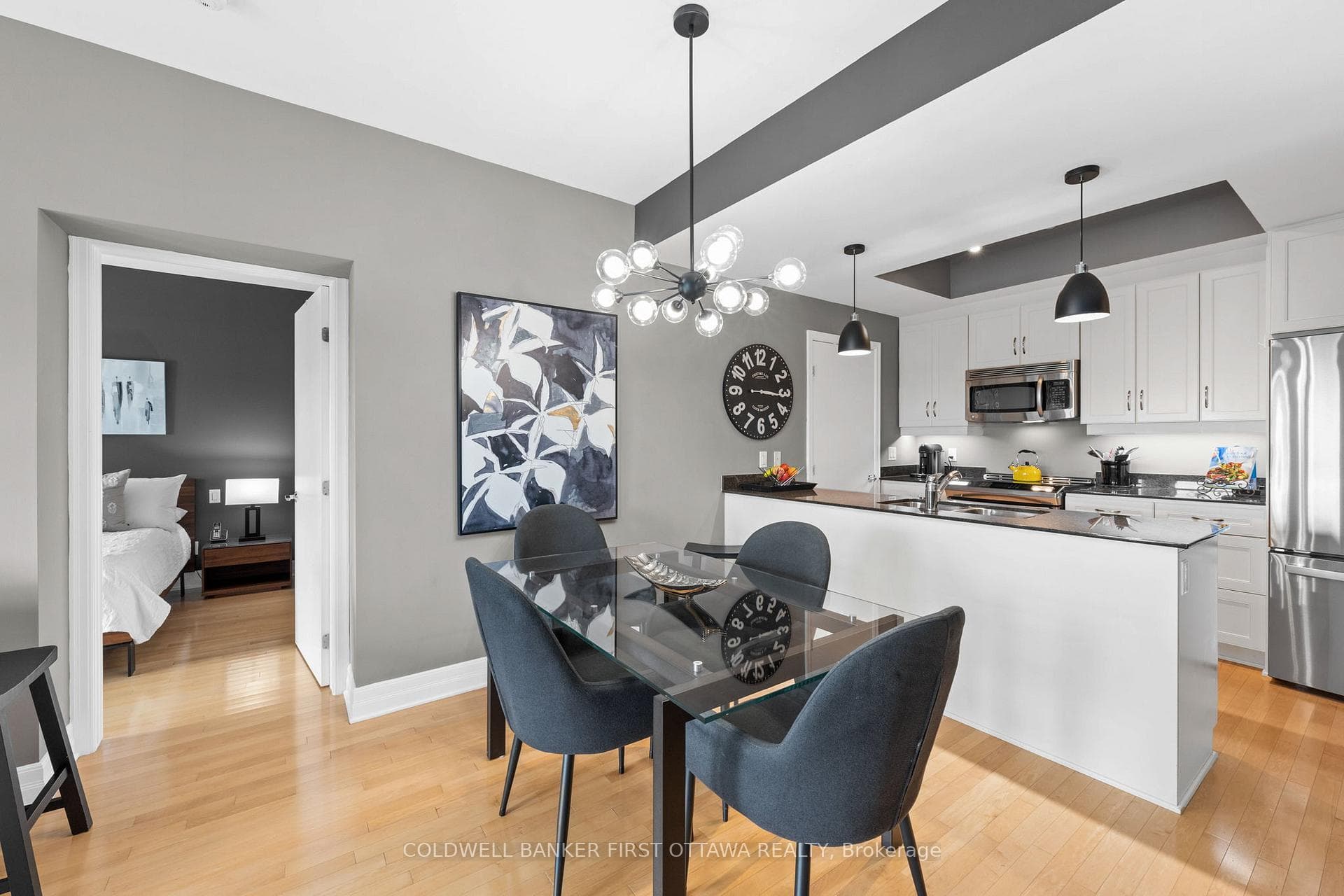 Open concept space to cook & entertain seamlessly.