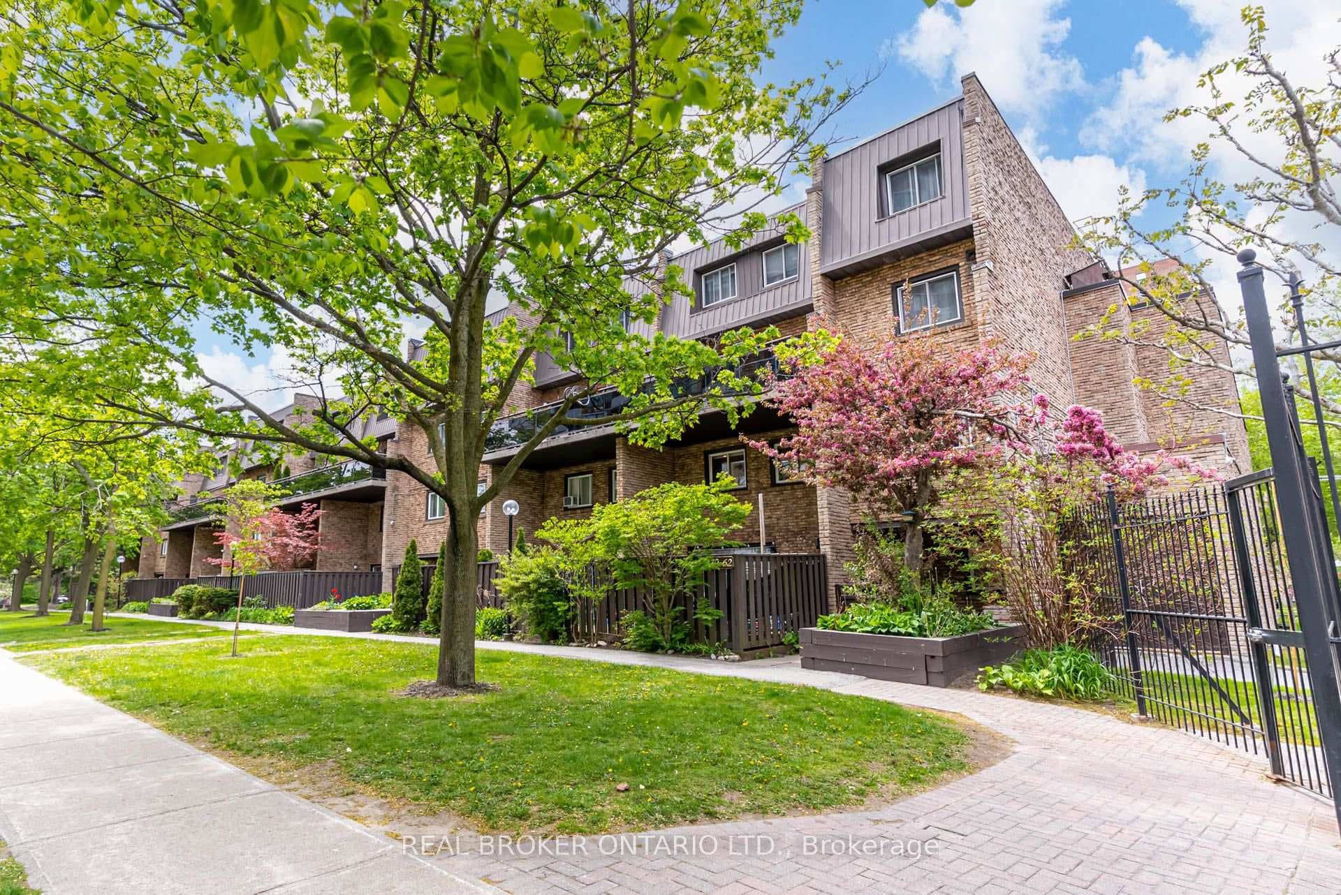 130 Ling Road Unit 62 photo 29