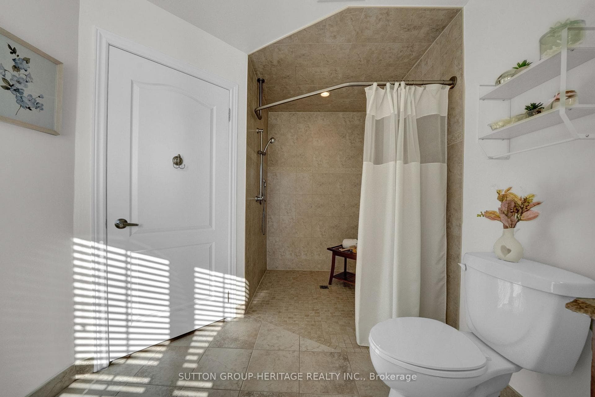 102 Kennett Drive photo 23