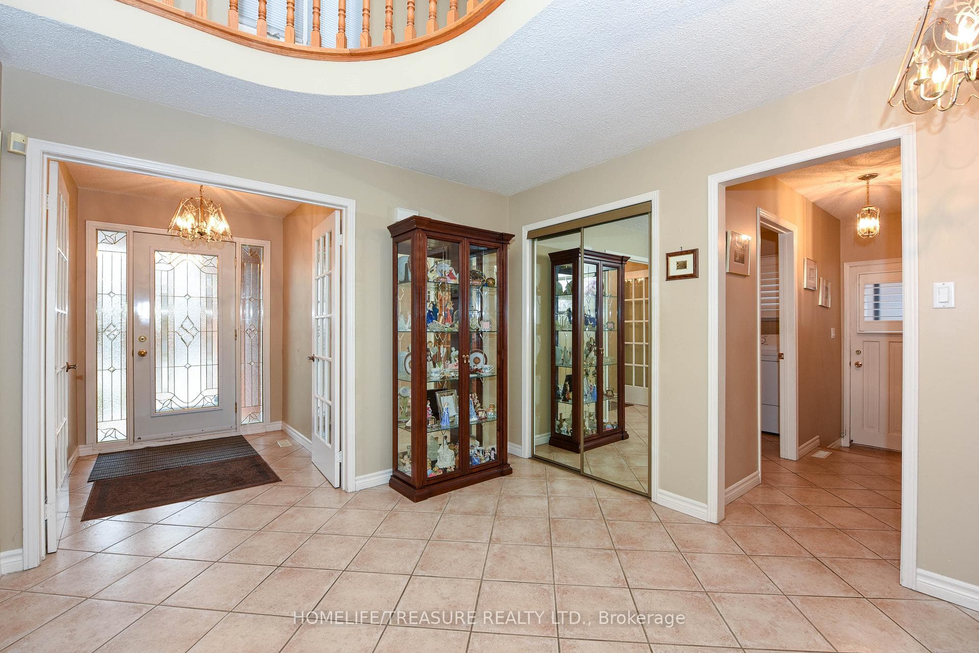 527 ABERDEEN Avenue photo 2