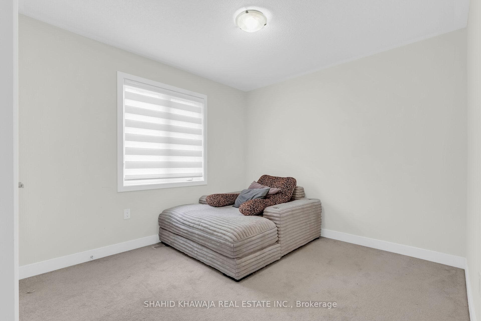 641 Leatherleaf Landing photo 31
