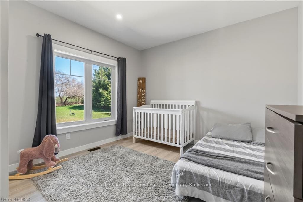 51 HIGHLAND Road photo 22