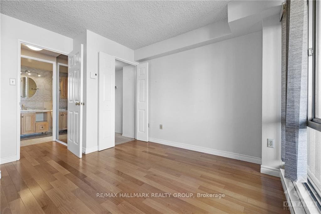 530 LAURIER Avenue Unit 909 photo 11