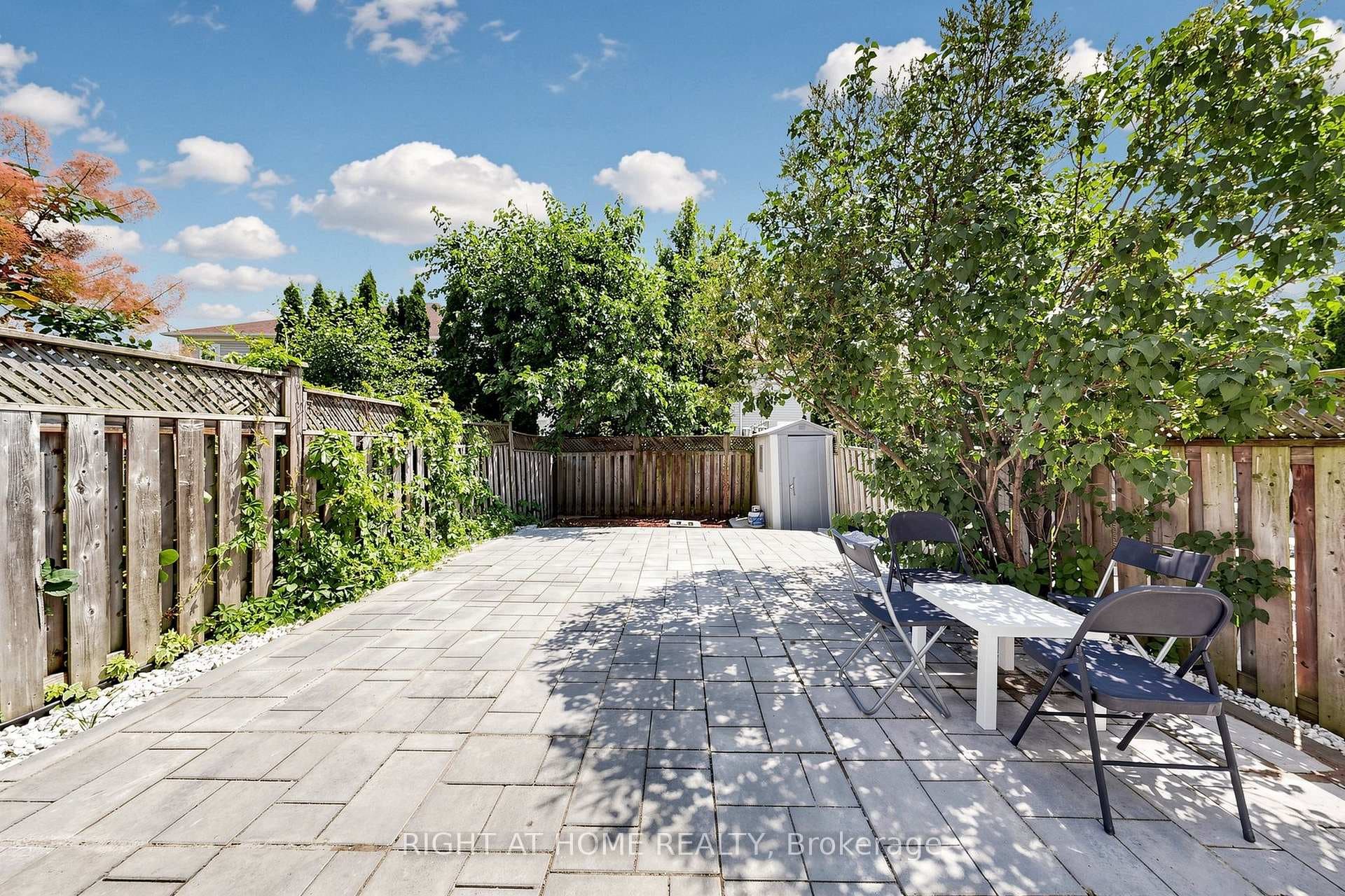 7 Macmillan Avenue photo 49