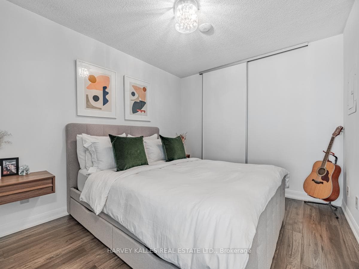 205 Frederick Street Unit 305 photo 17