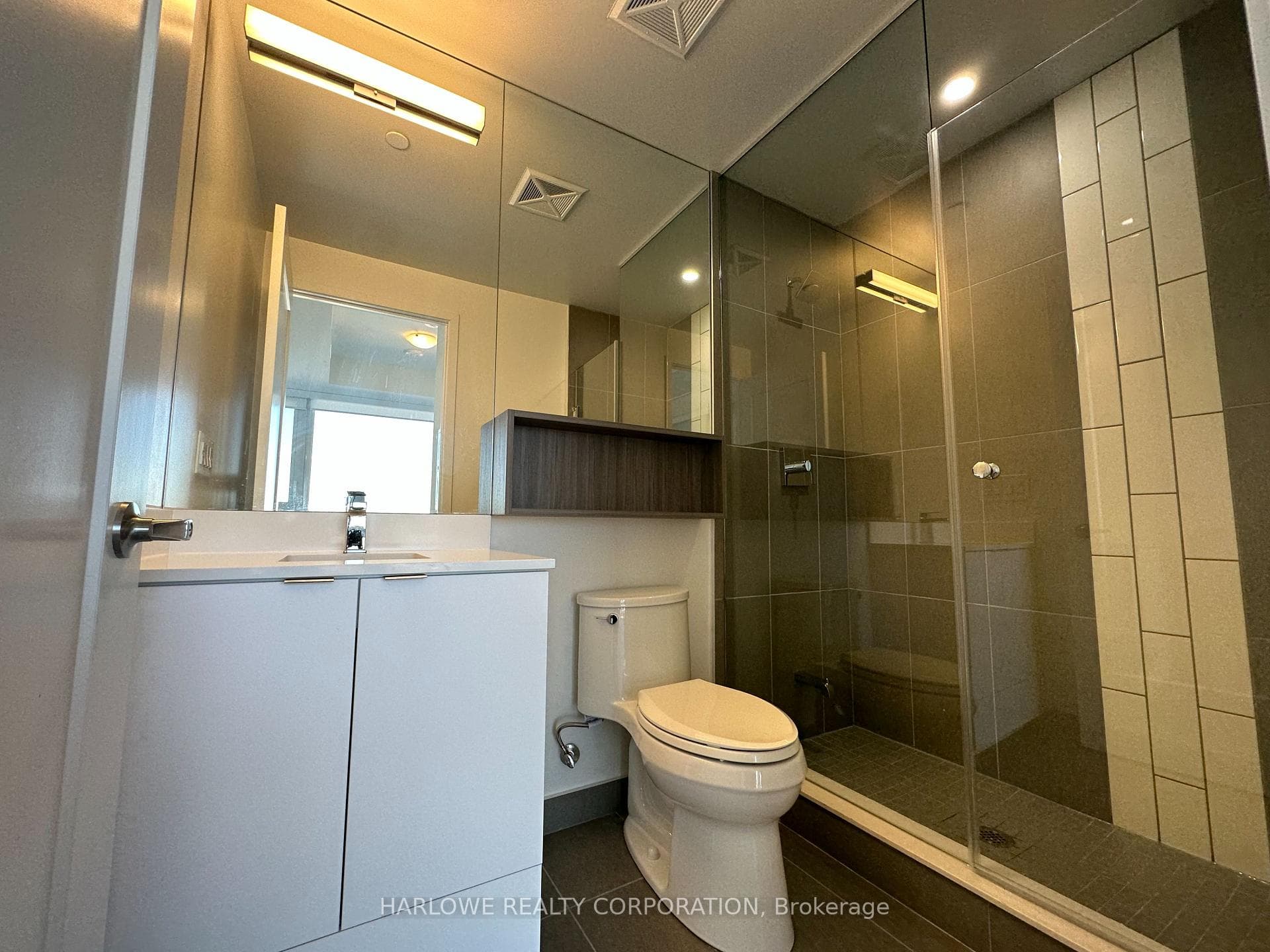 70 Princess Street Unit 1609 E photo 10