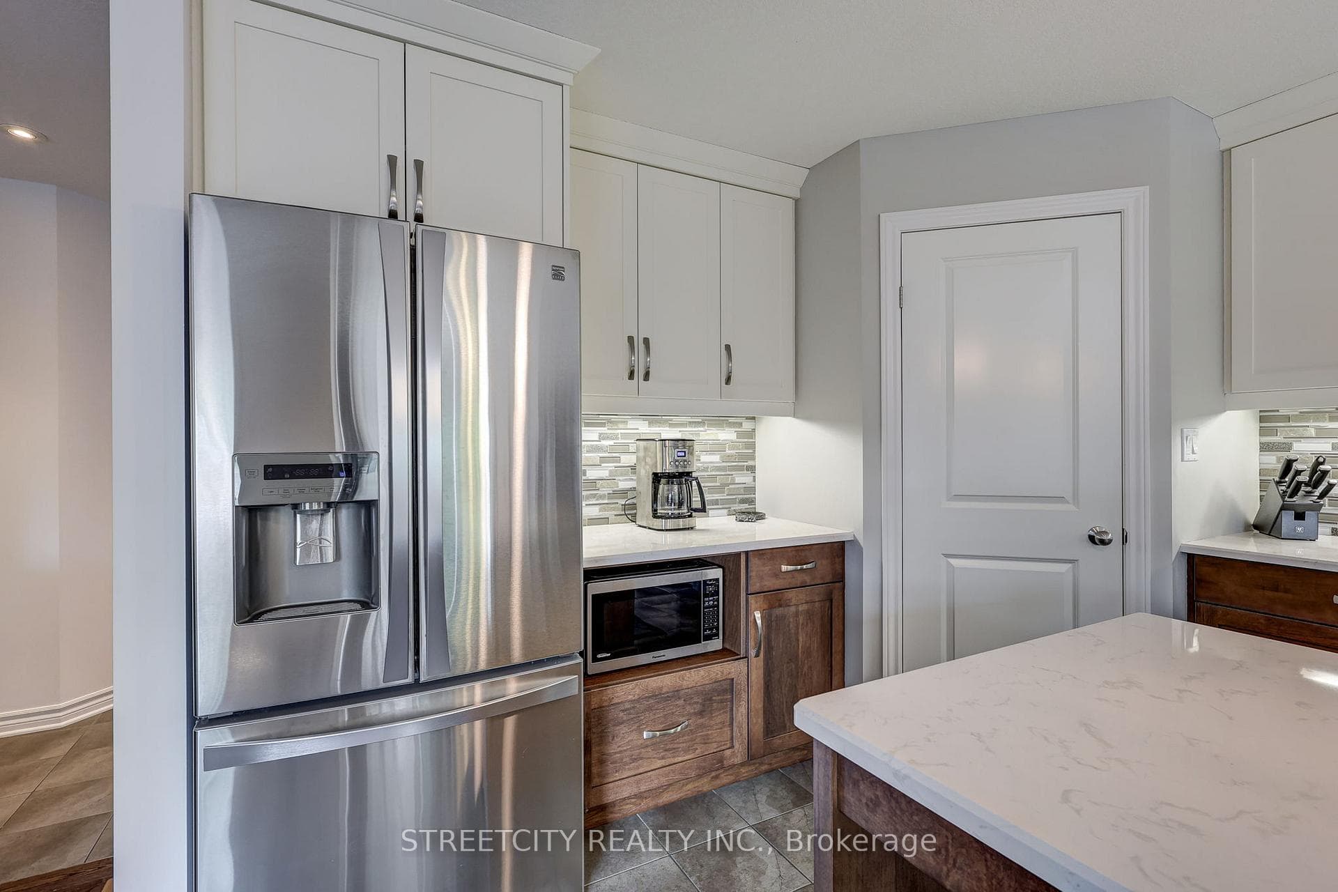 101 Peach Tree Boulevard photo 7
