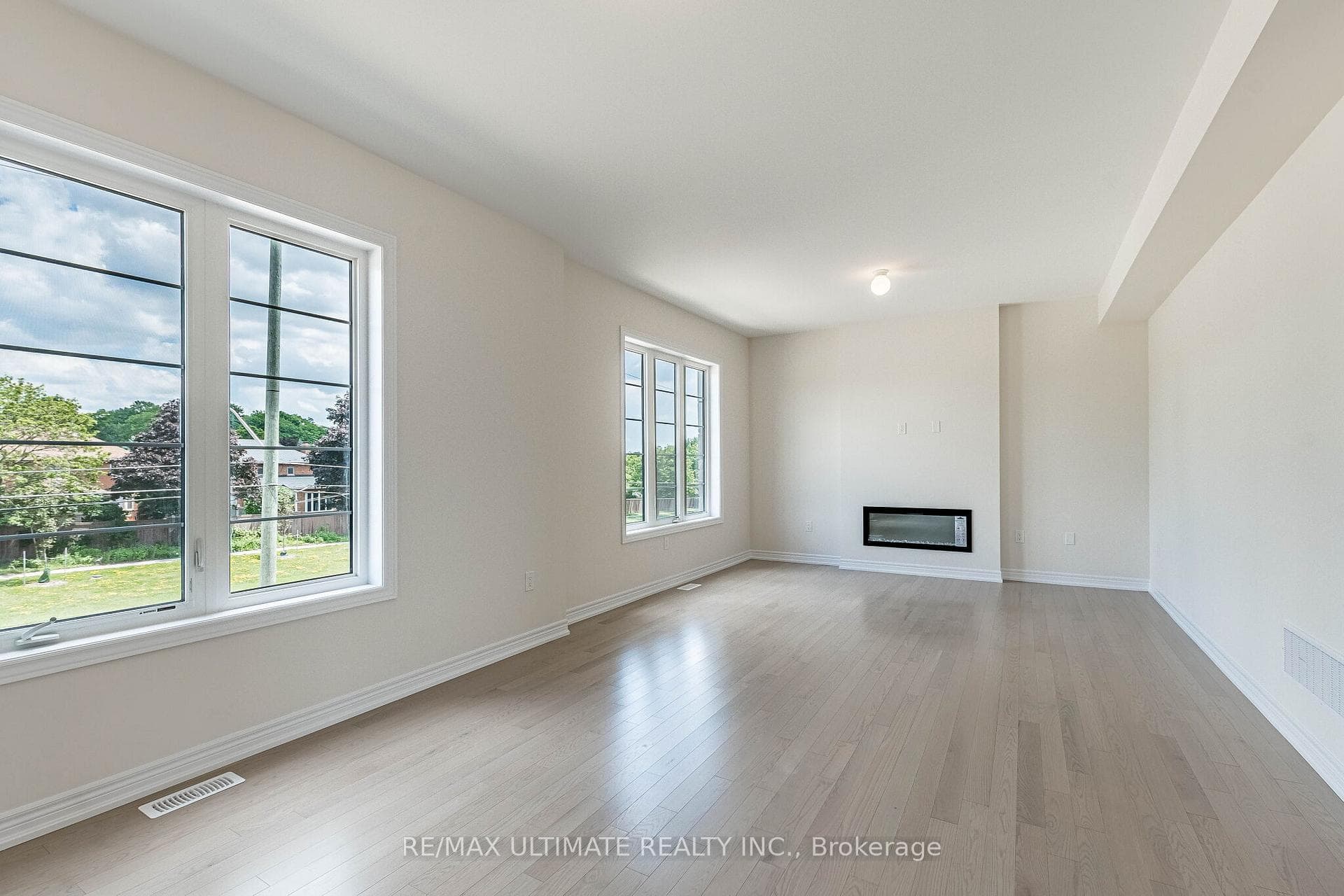 39 Sapwood Crescent photo 12