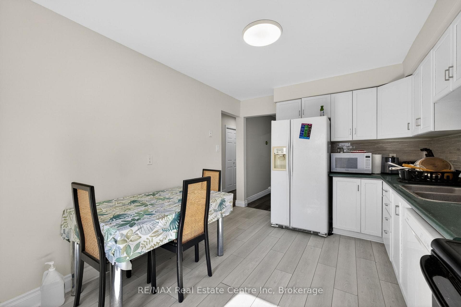 137 Dovercliffe Road photo 17