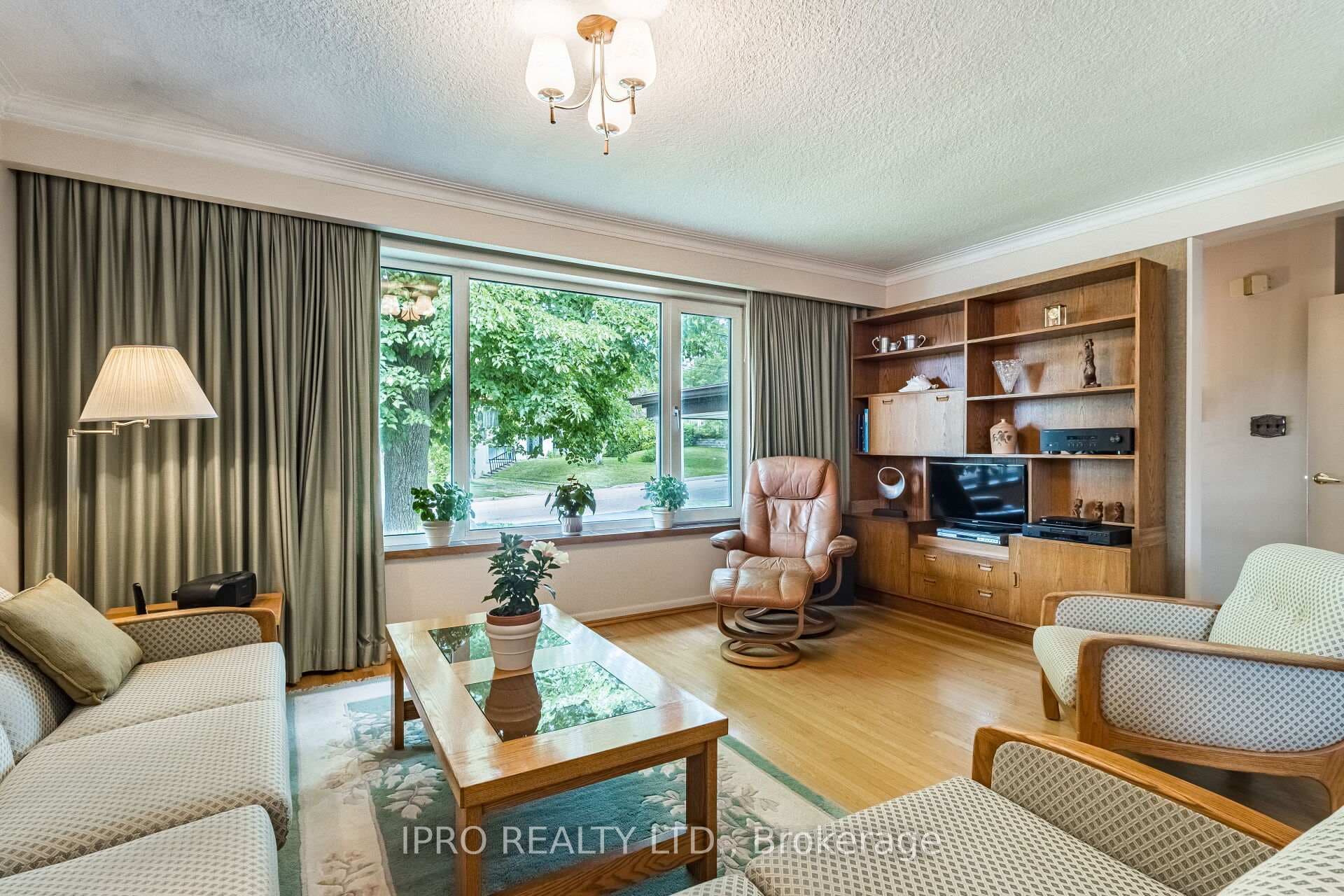 1535 Chalice Crescent photo 7