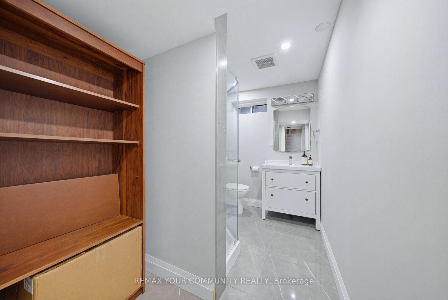 405 Searles Court photo 39