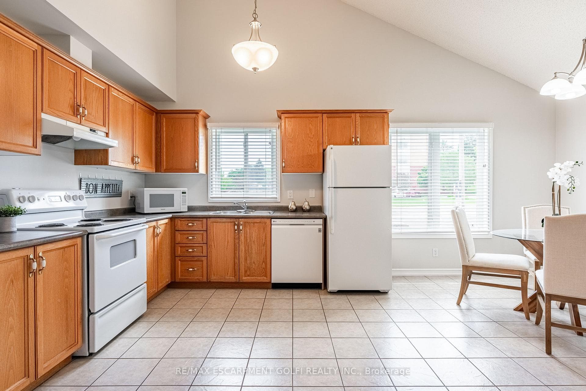 19 Bartlett Avenue Unit 1 photo 15