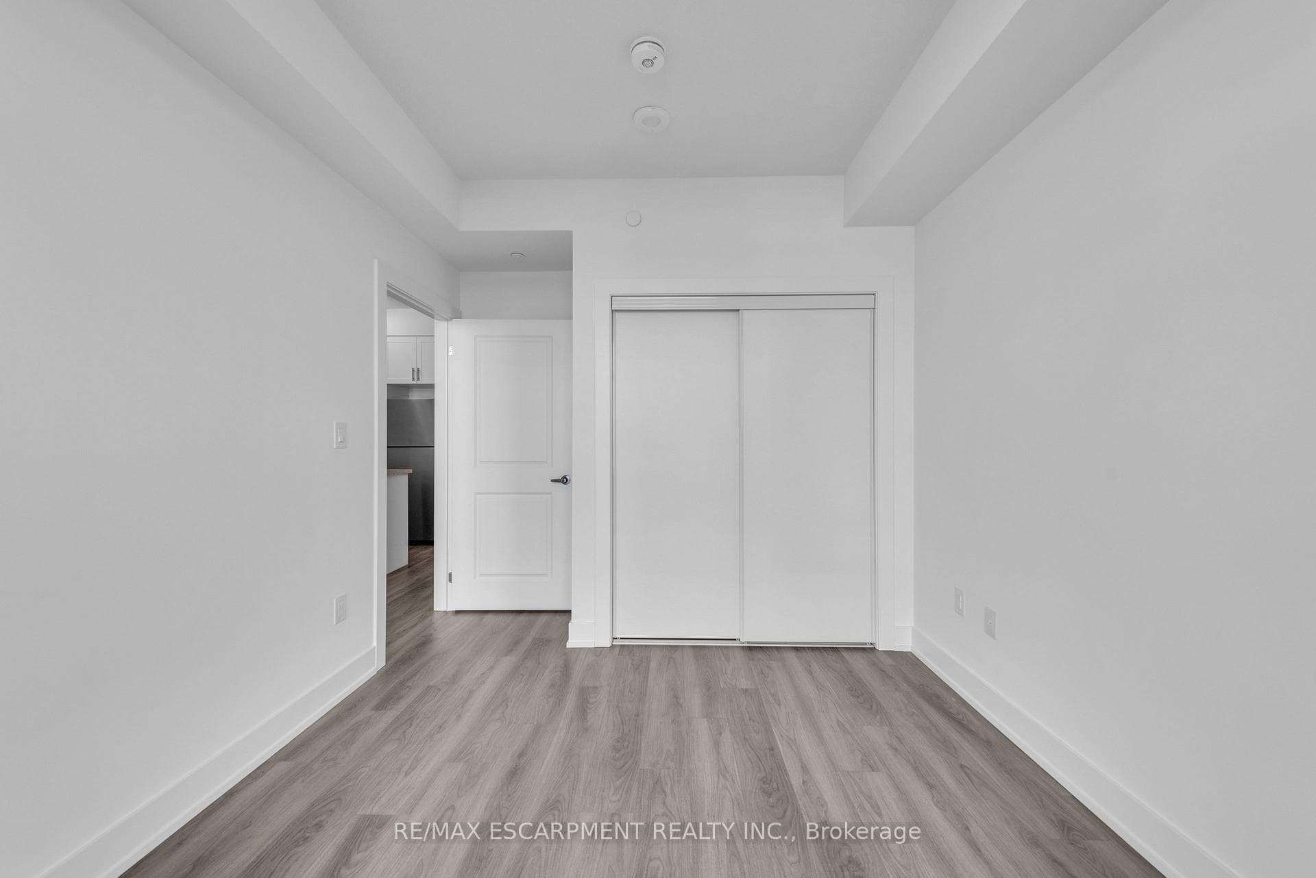470 Dundas Street Unit 206 photo 16