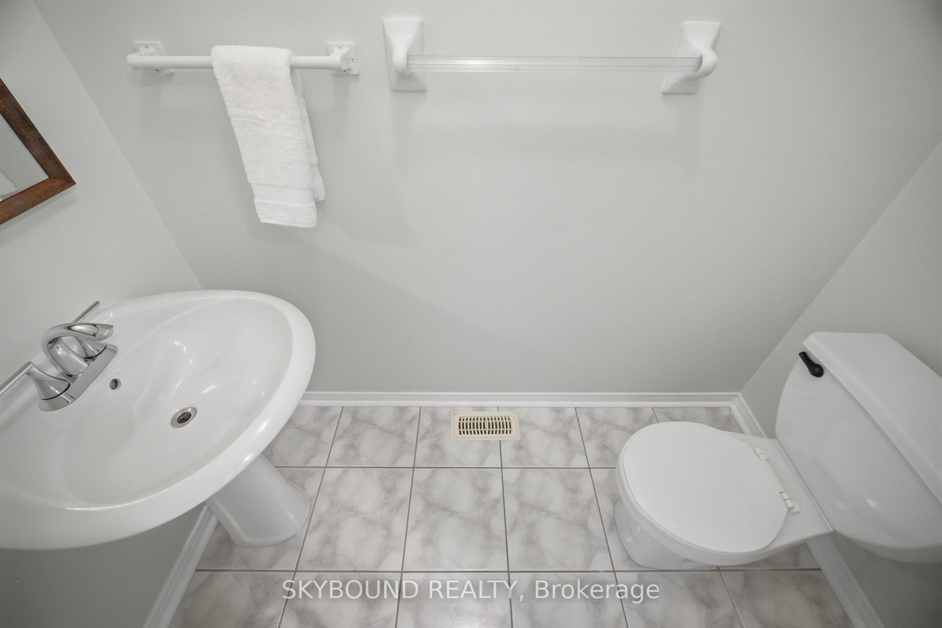 3906 Zenith Court photo 15