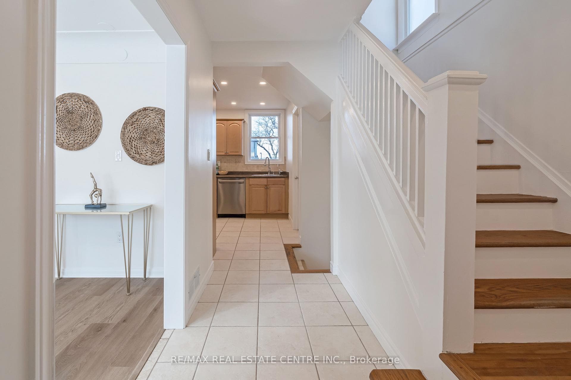 76 Cloverhill Road photo 3