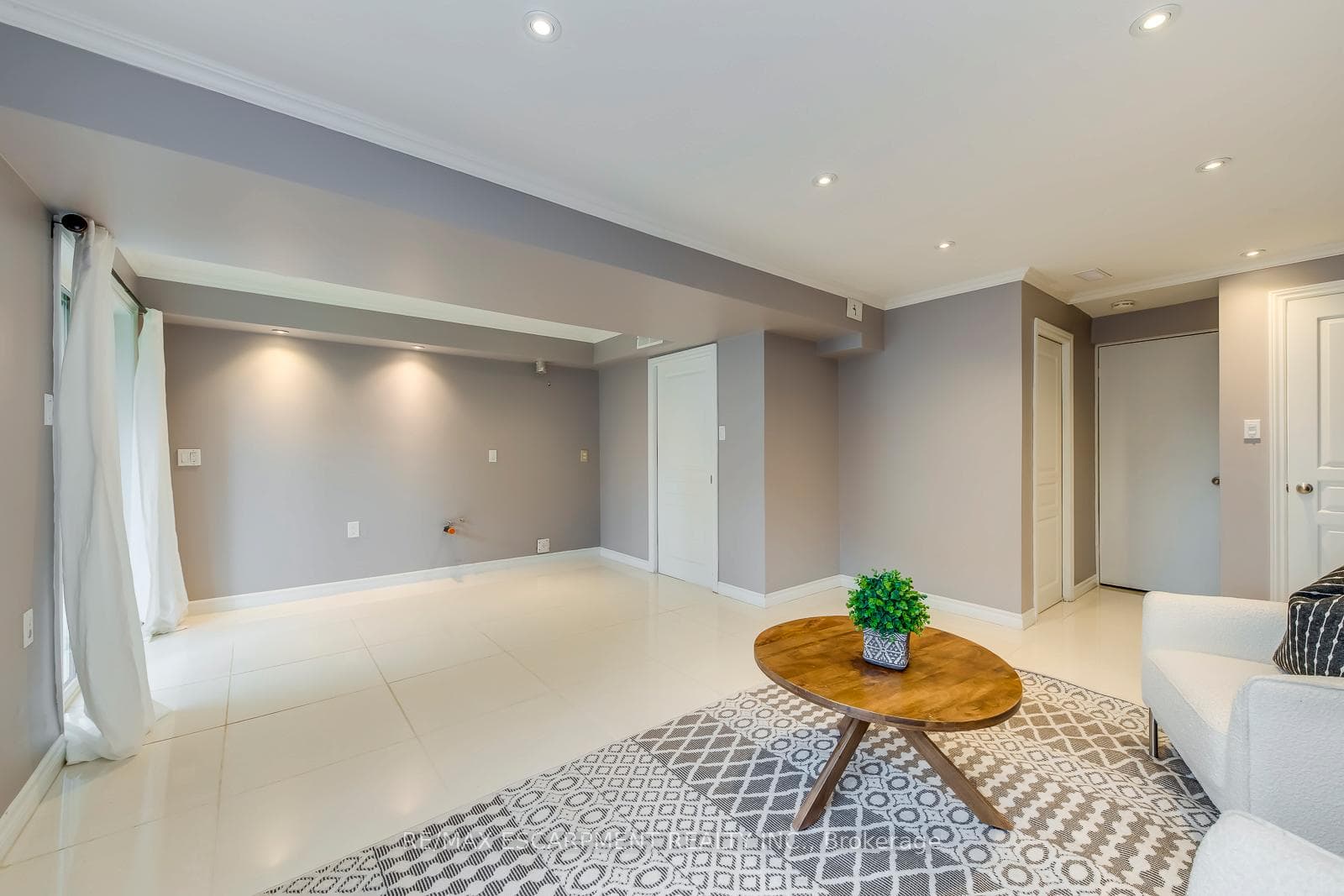 105 Highgate Drive photo 33