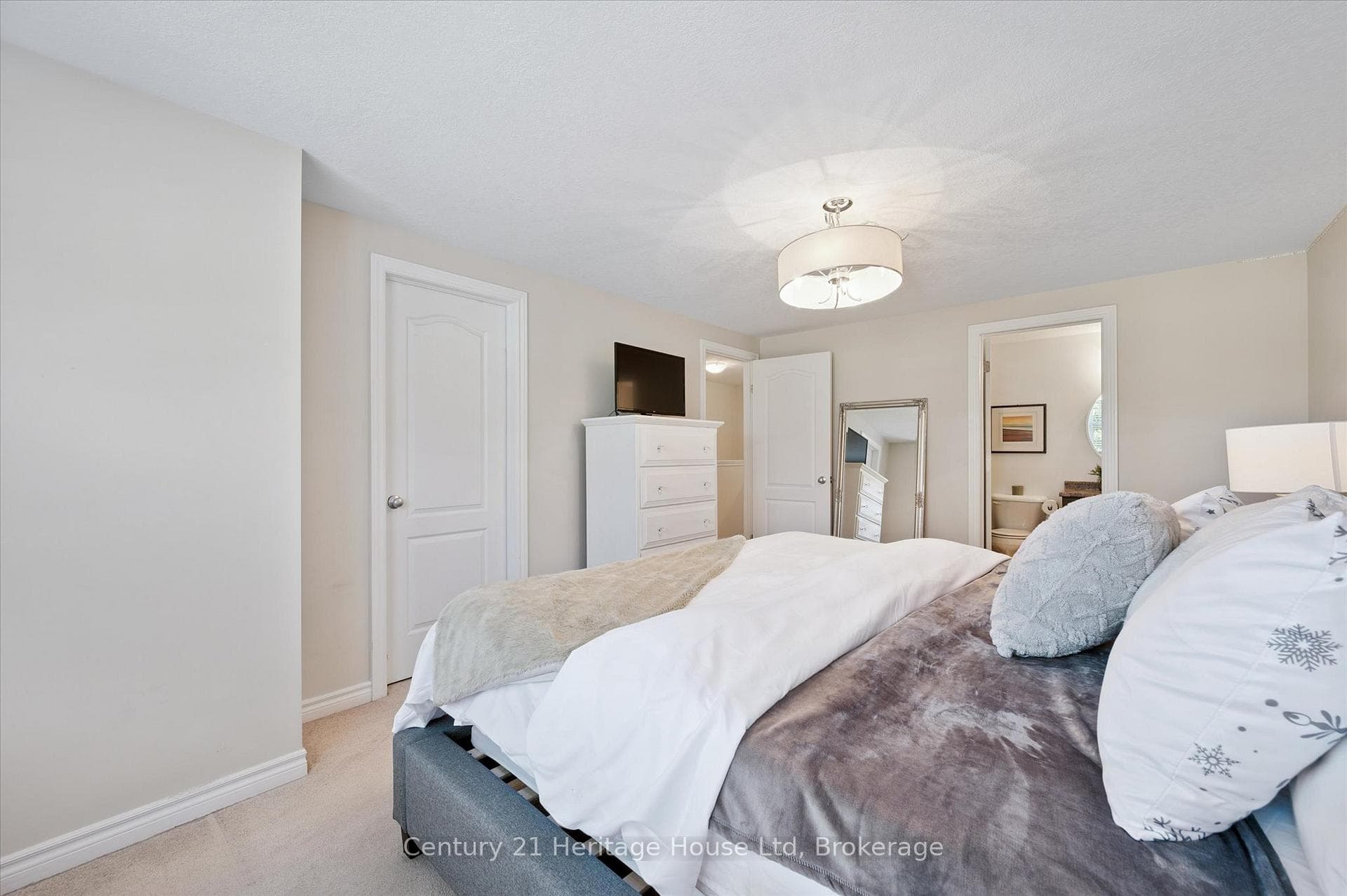 122 Creighton Avenue photo 27