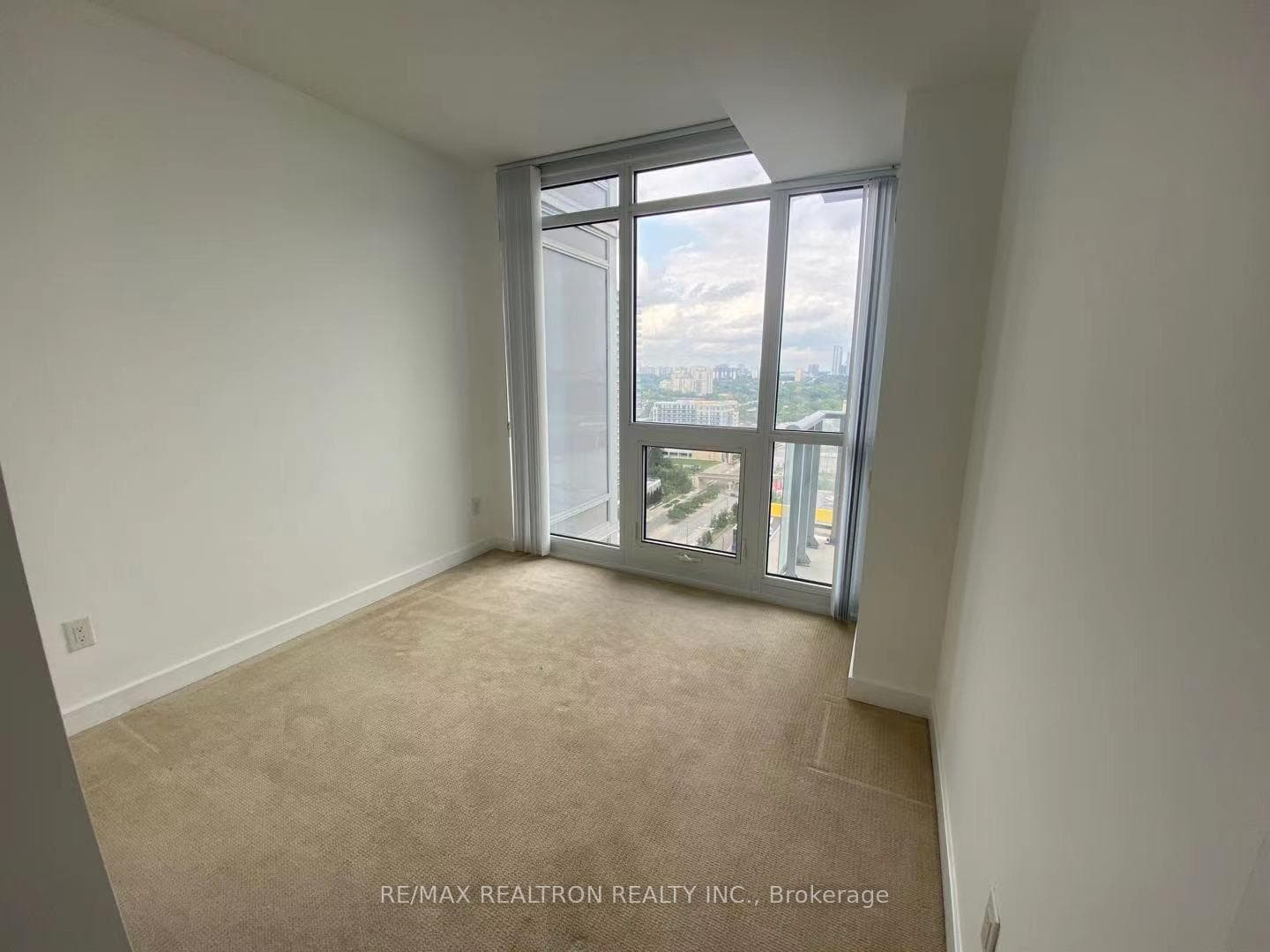 121 Mcmahon Drive Unit 2106 photo 9