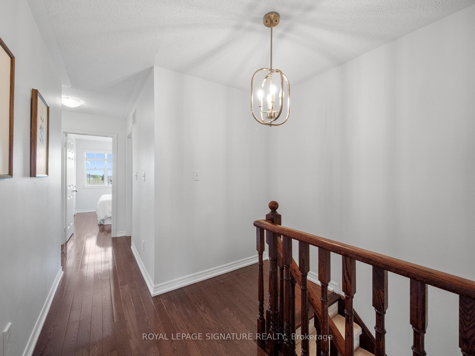 5553 Lawrence Avenue photo 21