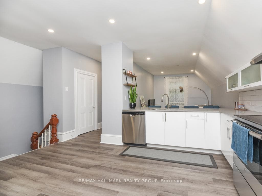 419 BESSERER Street photo 11