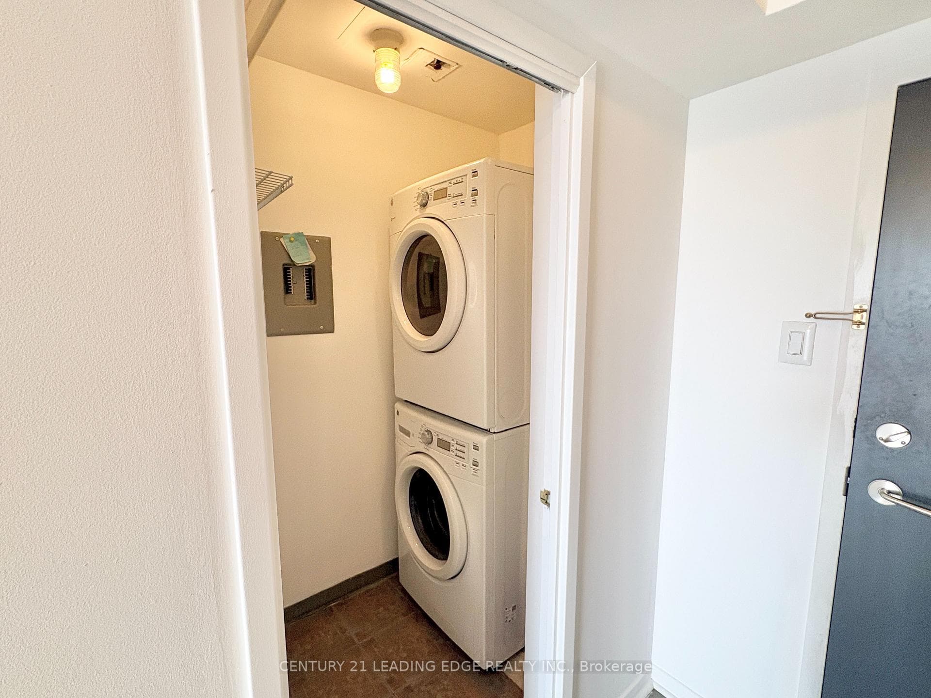 1665 Pickering Parkway Unit 815 photo 29