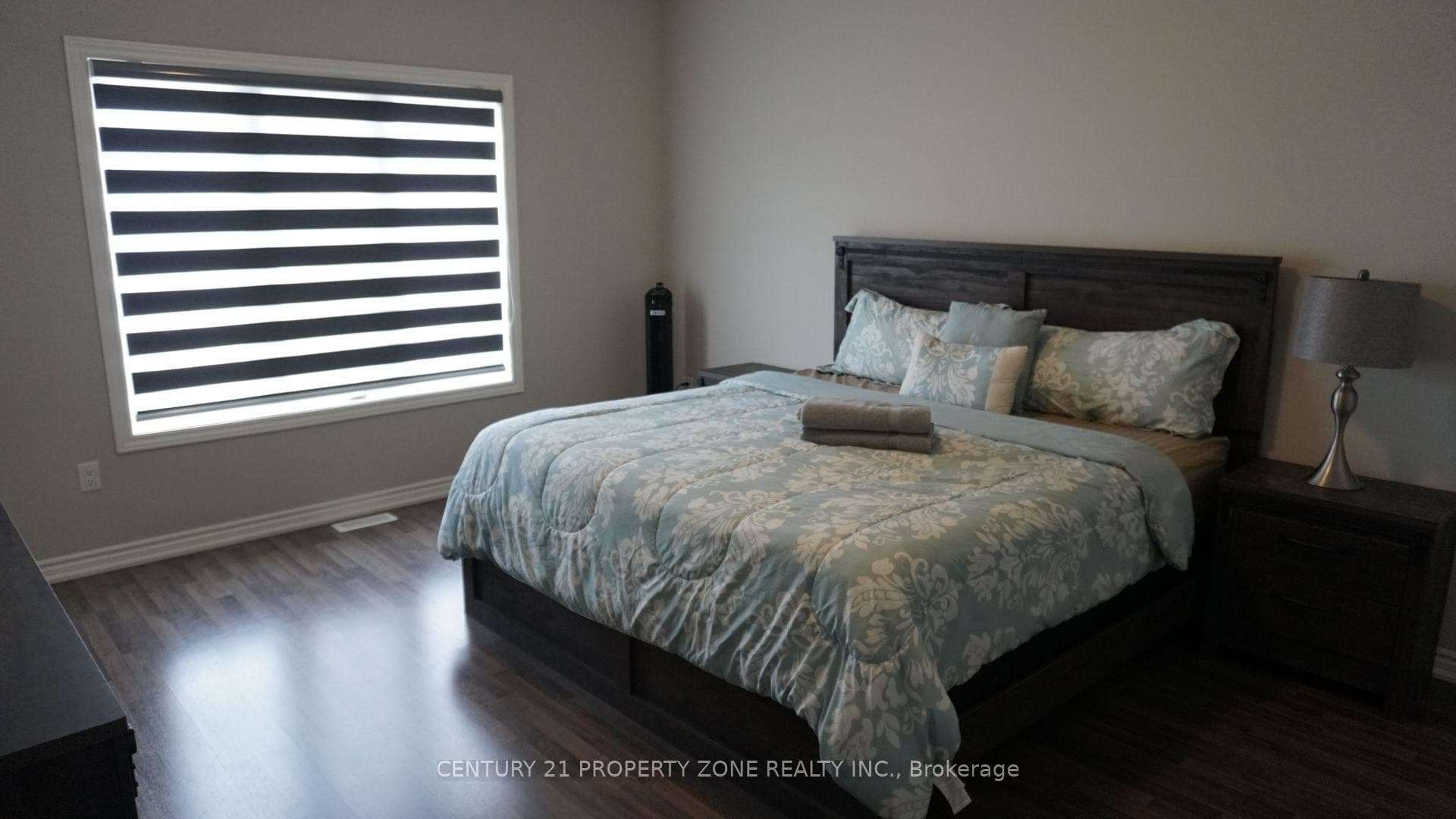 227 Mowat Street photo 23