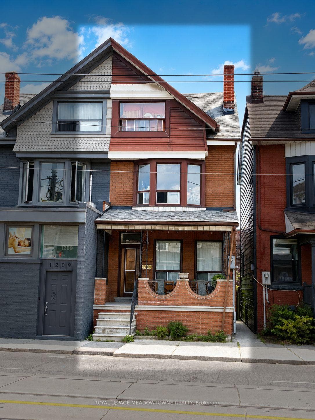1211 College Street Unit Upper photo 1