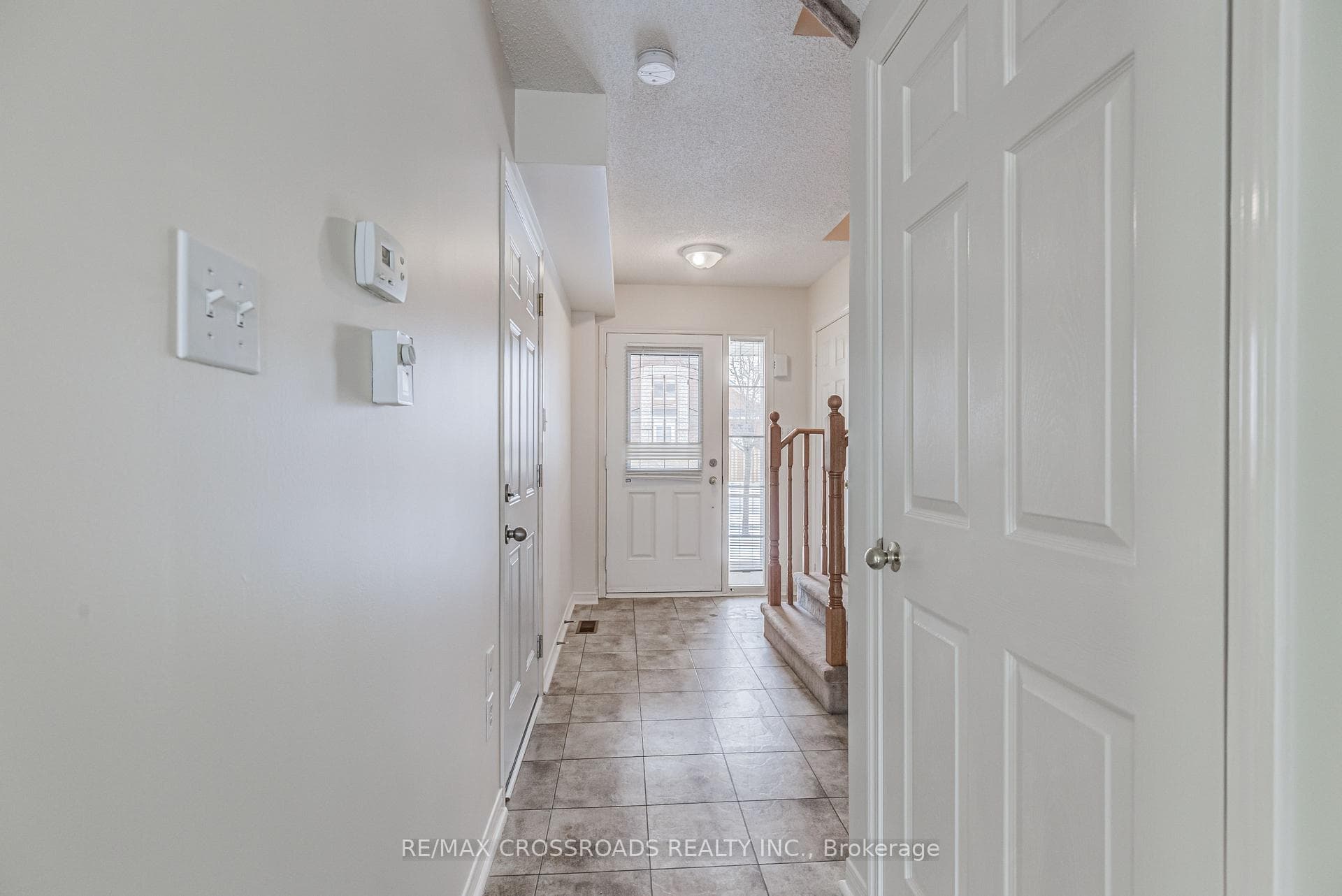 1147 Ormond Drive photo 4