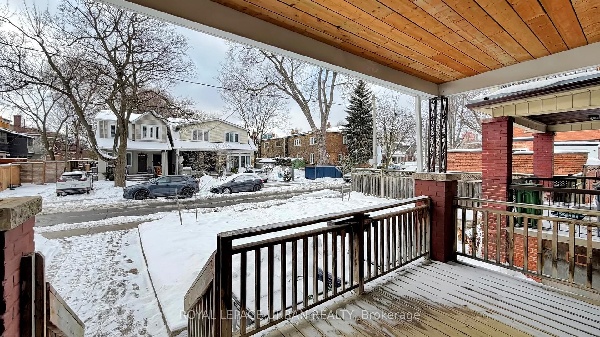 917 Carlaw Avenue Unit Main photo 2