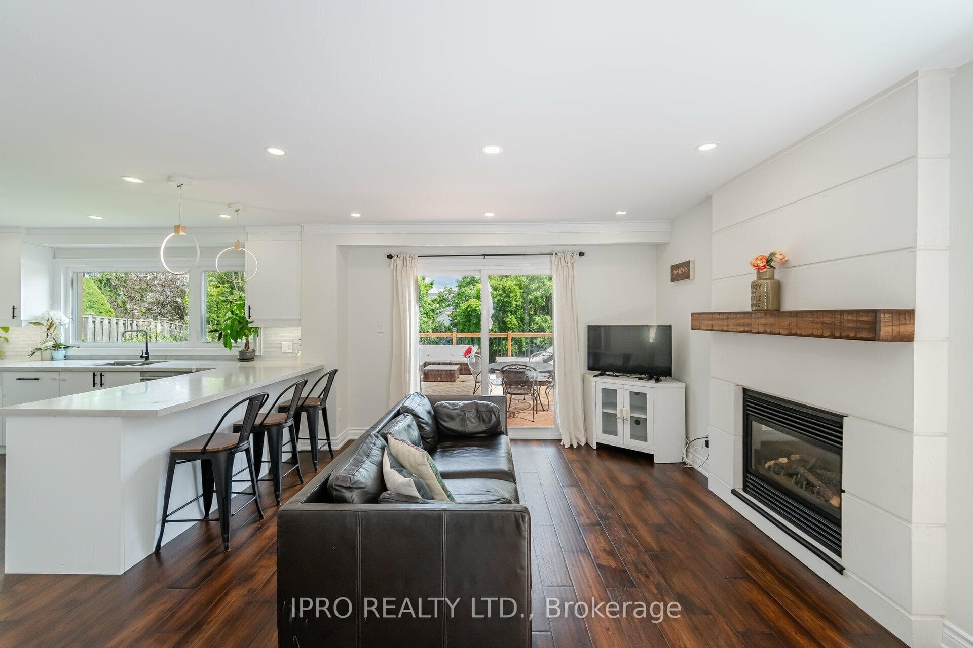 3254 Sir Johns Homestead photo 5