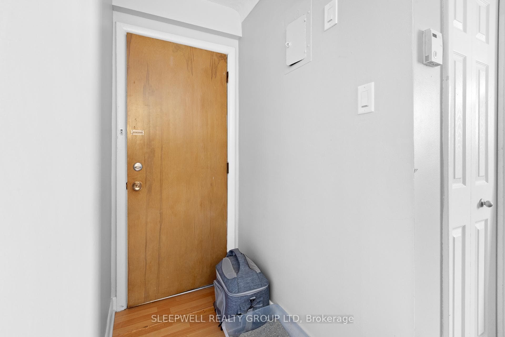 473 Vernon Avenue photo 15