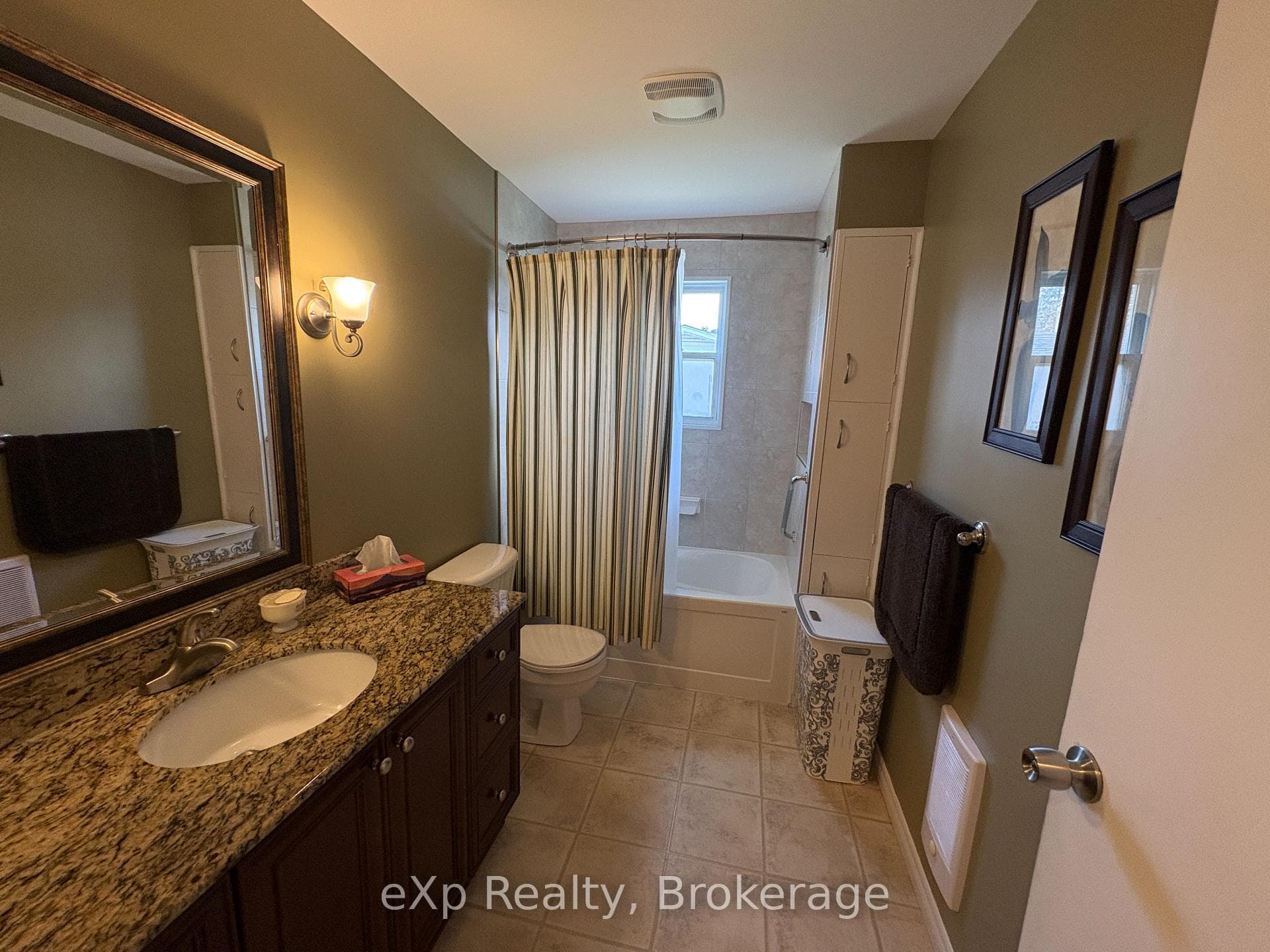 661 2nd Avenue photo 22
