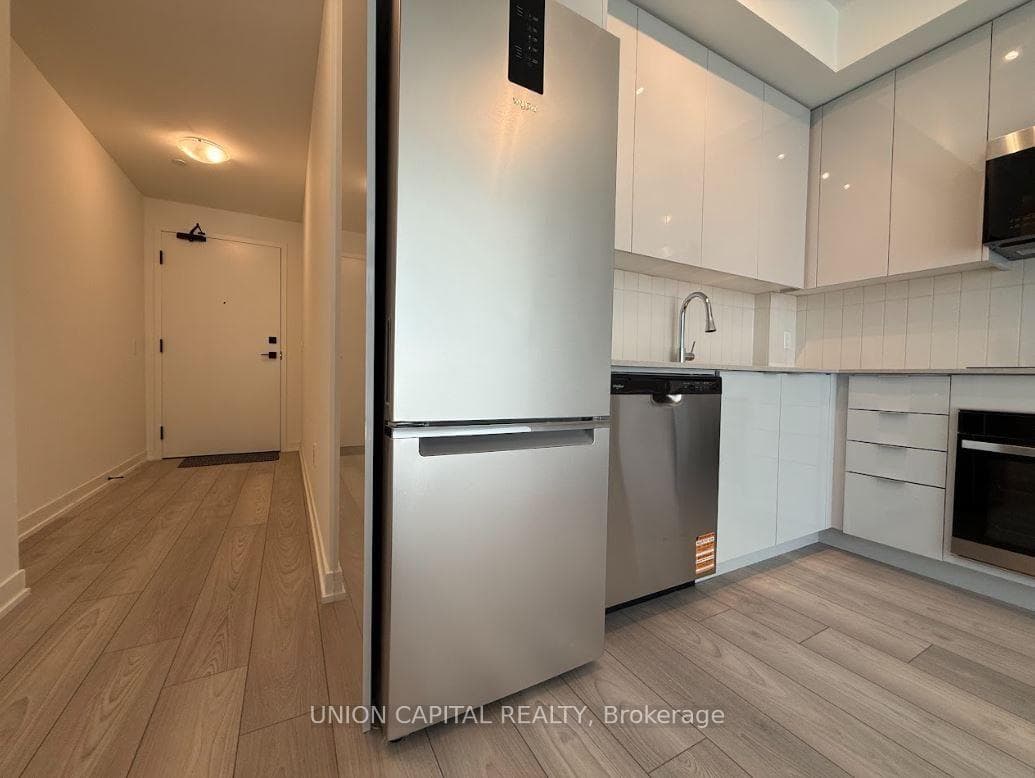 474 Caldari Road Unit 1701 photo 4
