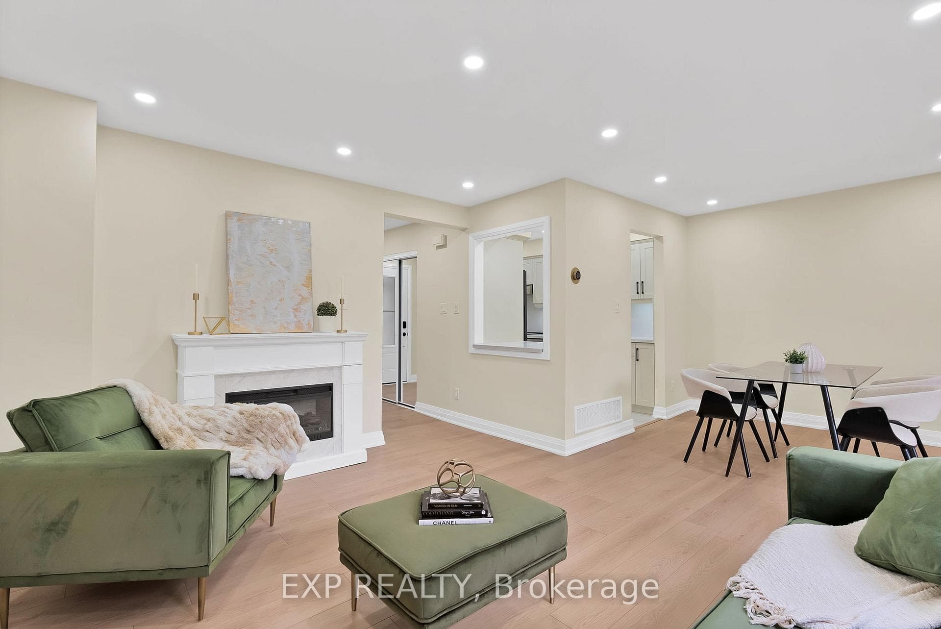 1037 Elizabeth Place photo 5