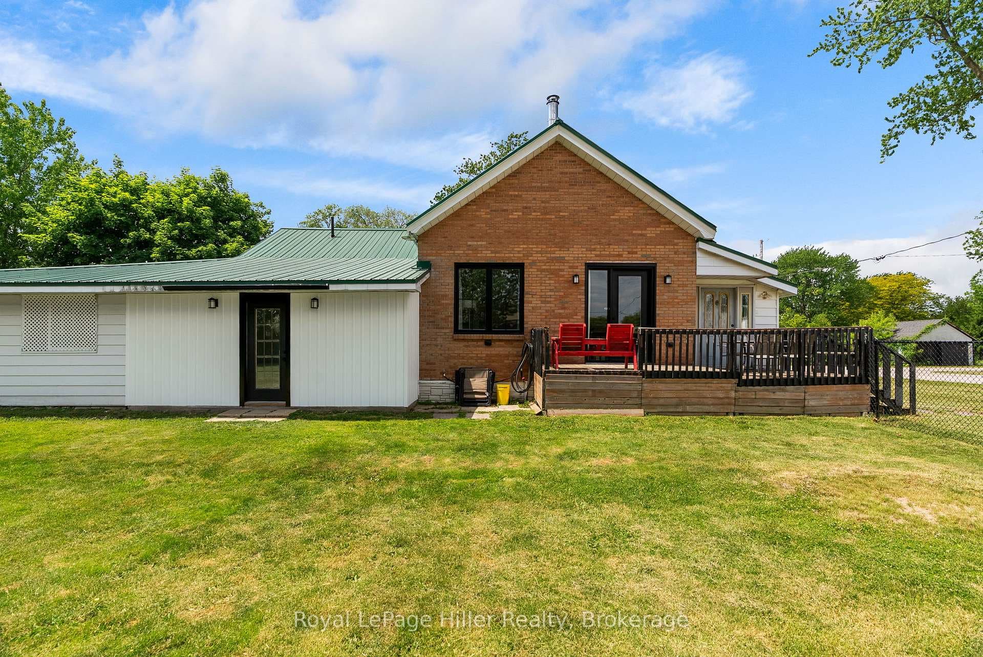 125 Portland Street photo 36
