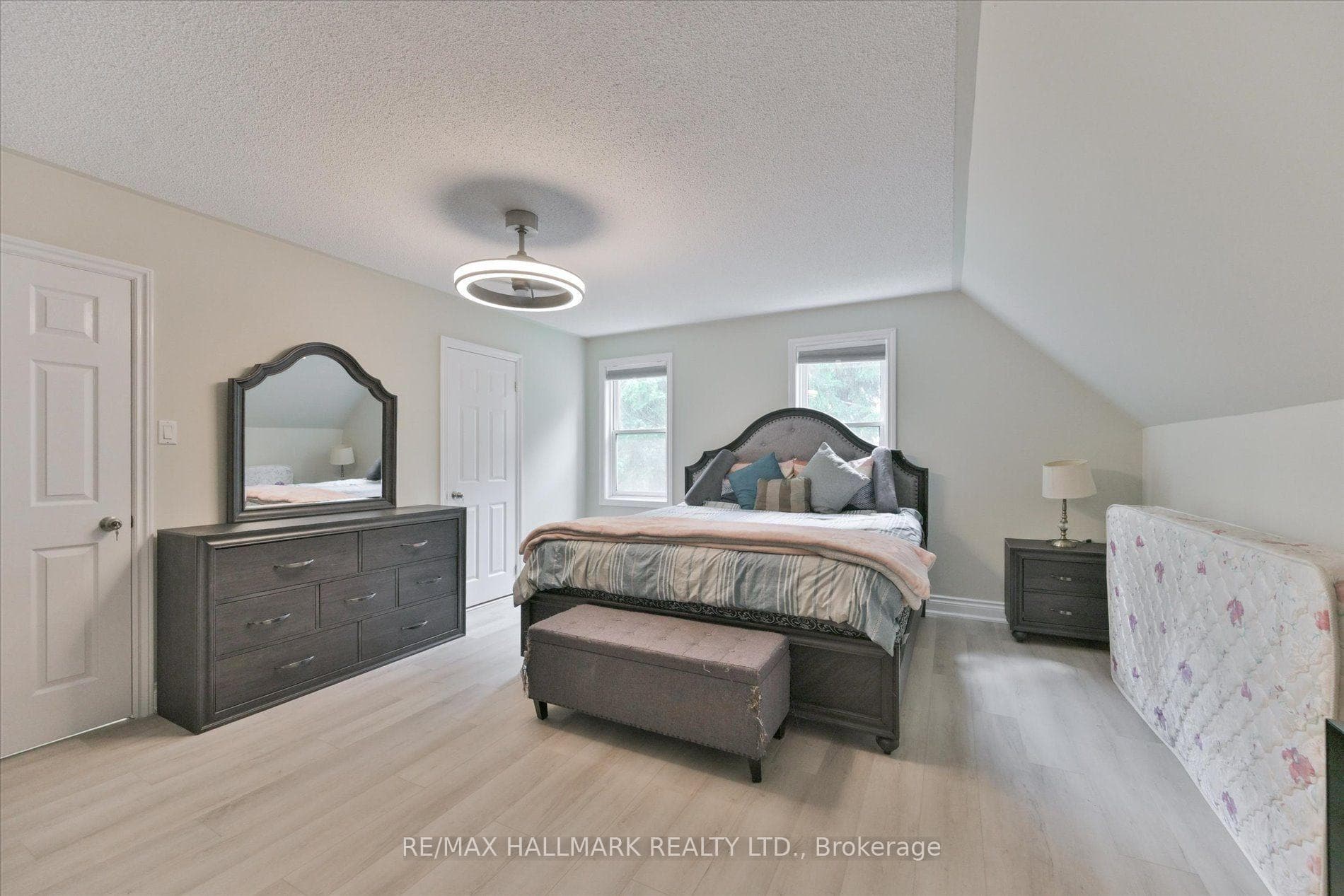13918 Leslie Street photo 19