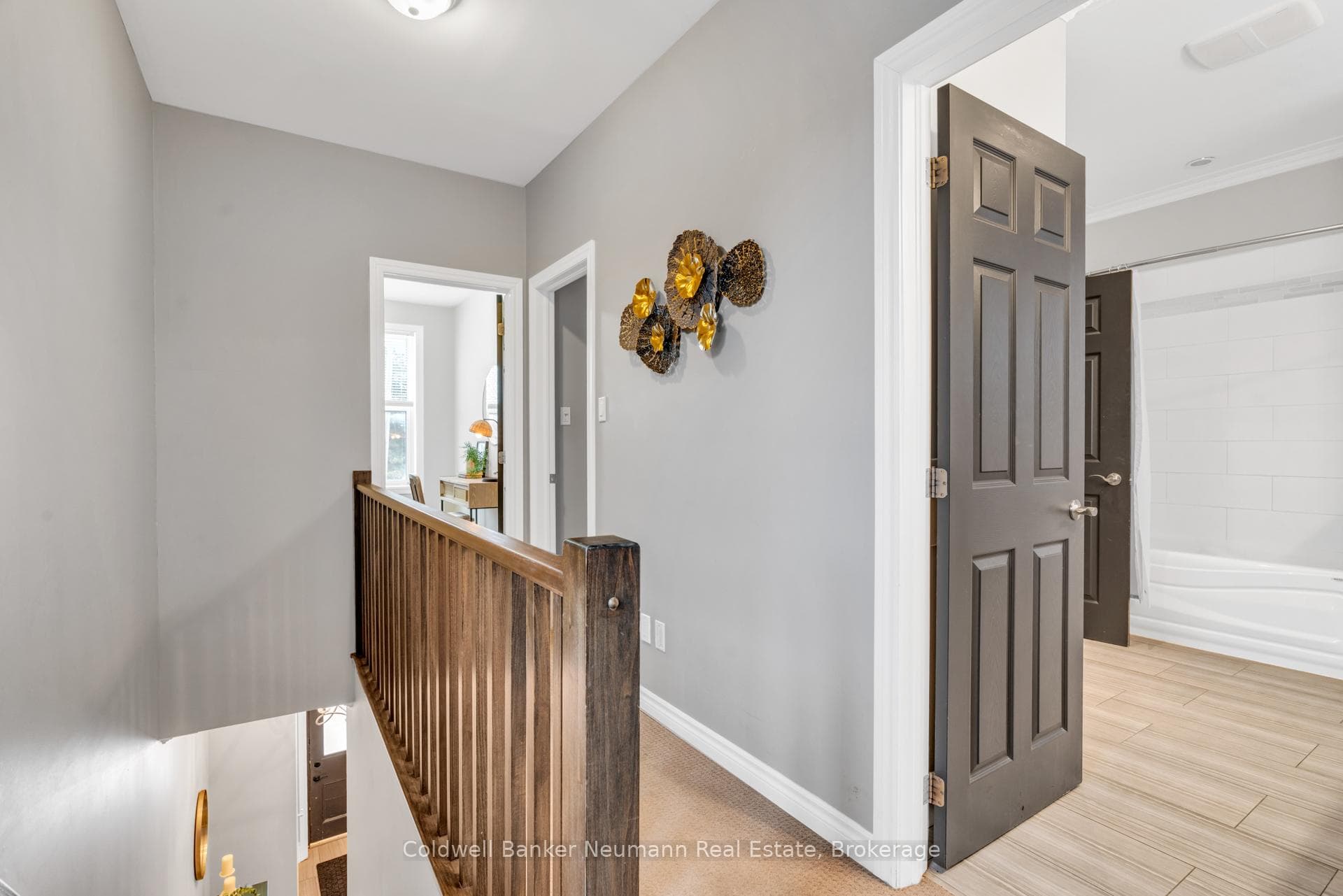 394 Woolwich Street photo 16