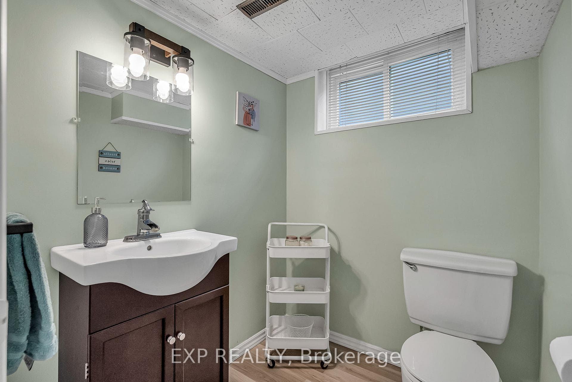 27 Robertson Lane photo 30