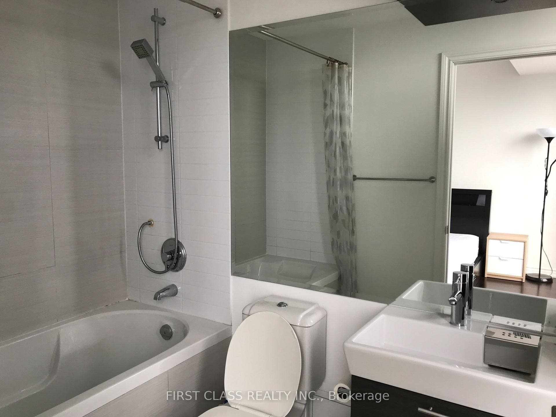 386 Yonge Street Unit 5102 photo 13